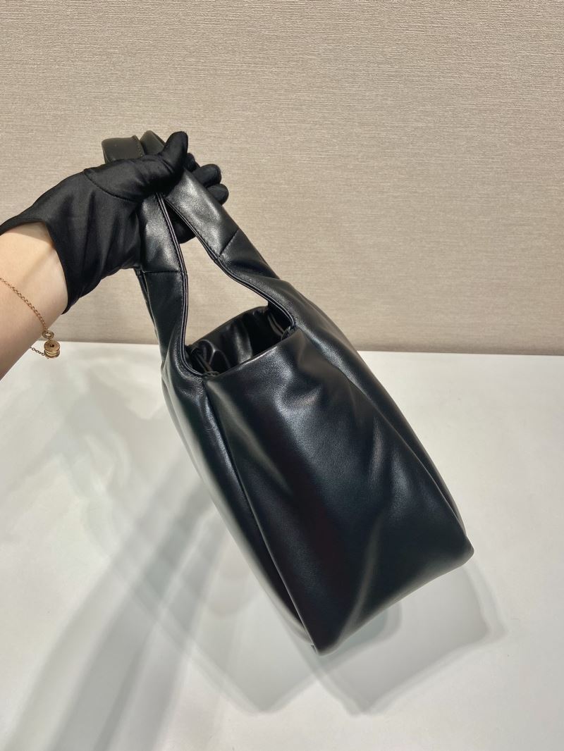 Pra*a tote bags